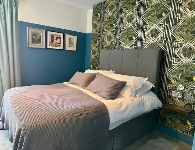 The Crown Rooms London Hotel