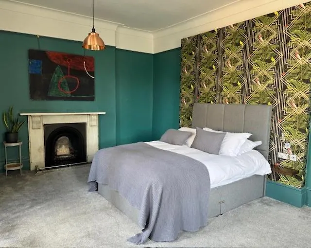The Crown Rooms London 0*,