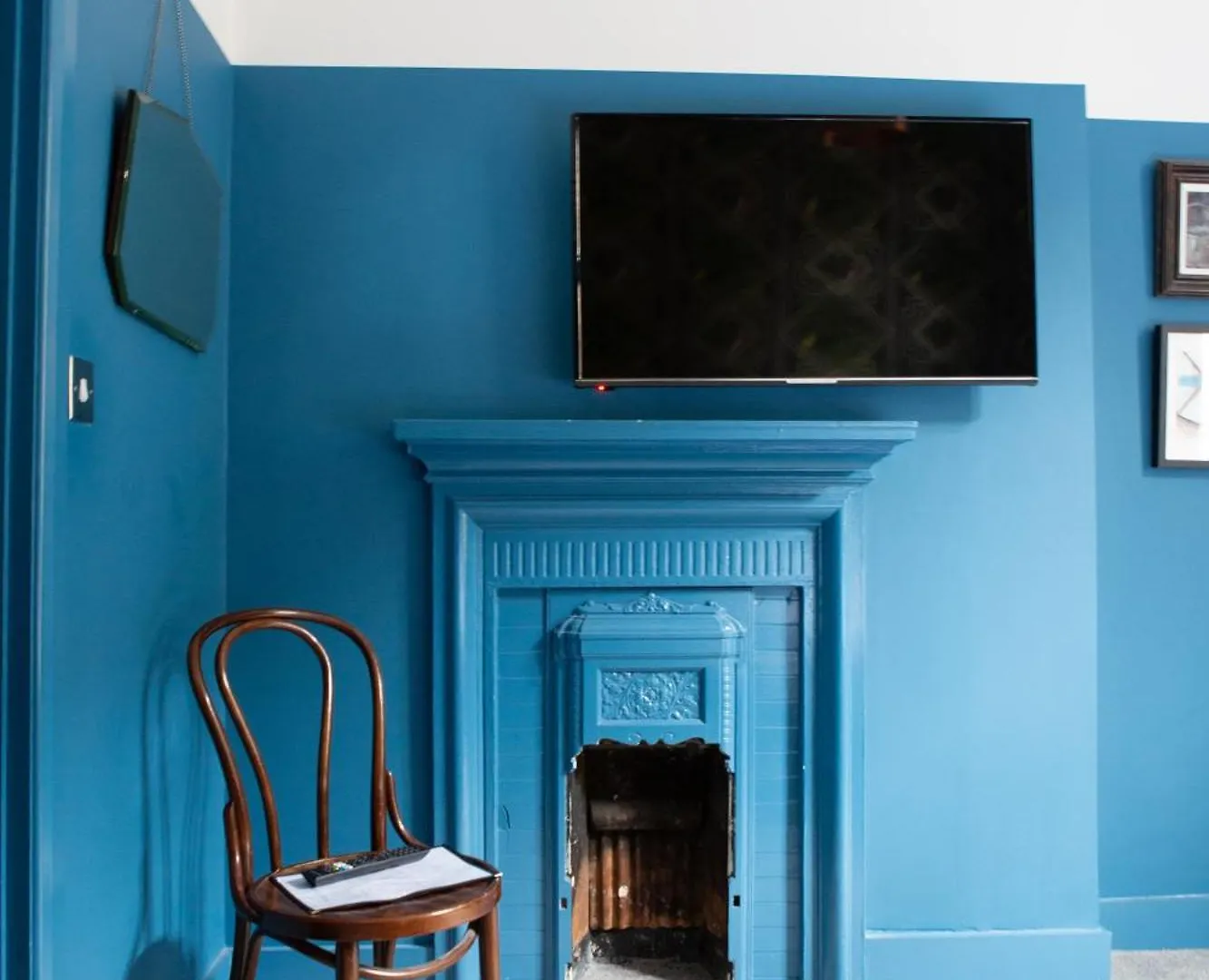Hotel The Crown Rooms London